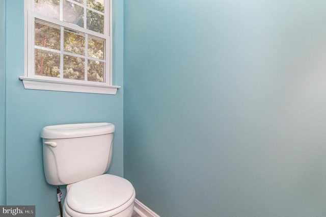 6224 Hot Spring Ln, Fredericksburg, VA 22407 - bathroom featuring toilet and baseboards