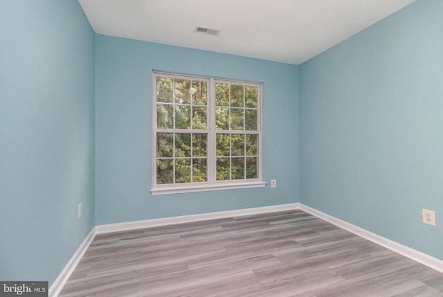 6224 Hot Spring Ln, Fredericksburg, VA 22407 - spare room featuring wood finished floors and baseboards