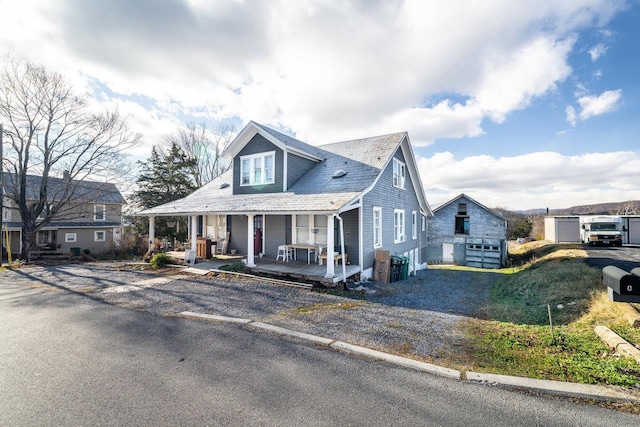 182 Church St, Broadway, VA 22815 - bungalow with covered porch