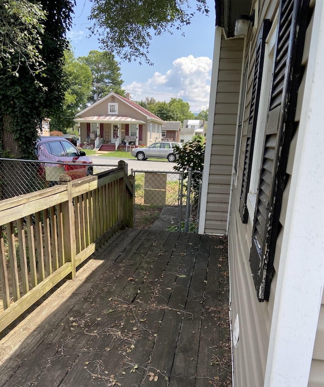 373 S Magnolia Ave S, Waynesboro, VA 22980 - deck with fence