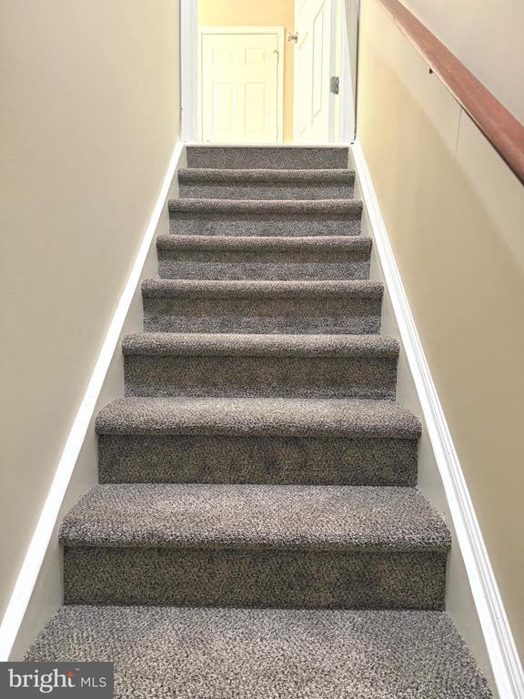 273 Pettit Pl, Louisa, VA 23093 - view of stairs