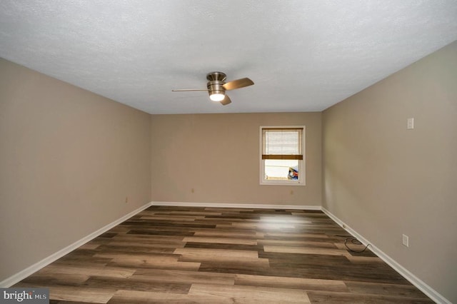 141 Eagle Ct, Locust Grove, VA 22508 - unfurnished room with ceiling fan, wood finished floors, baseboards, and a textured ceiling