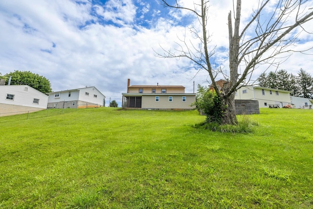 816 Rutherford St, Staunton, VA 24401 - view of yard with a sunroom