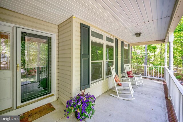 317 Edgehill Dr, Locust Grove, VA 22508 - balcony with a porch