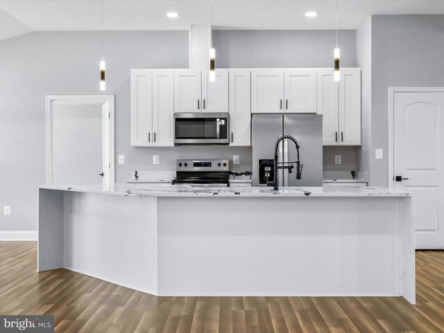 91 Arthur Ln, Luray, VA 22835 - kitchen with appliances with stainless steel finishes, dark wood-style flooring, a center island with sink, pendant lighting, and recessed lighting