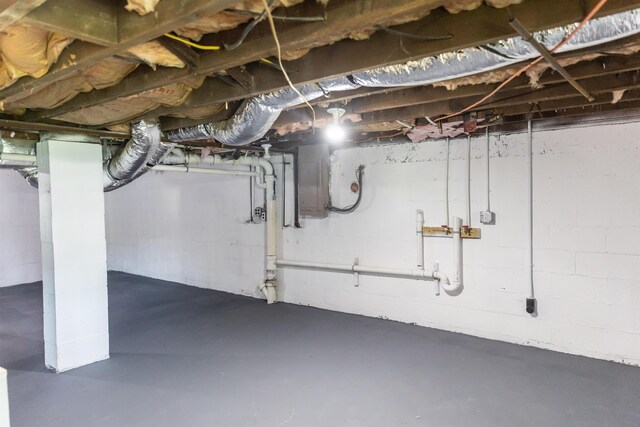 164 28th St E, Buena Vista, VA 24416 - unfinished basement with concrete block wall