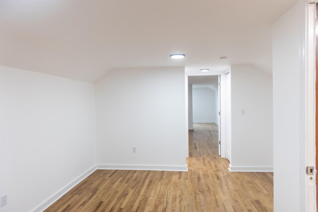 164 28th St E, Buena Vista, VA 24416 - bonus room with light wood-style floors and vaulted ceiling