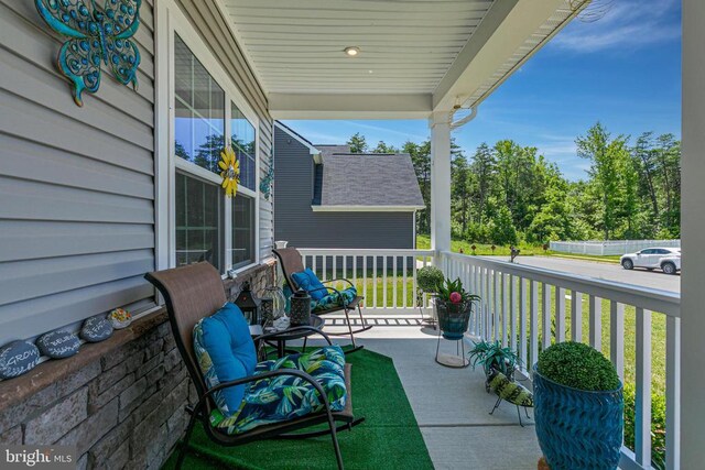 8903 Maple Run Dr, Fredericksburg, VA 22407 - photo 5