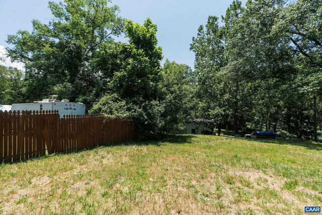 1805 Shenandoah Ave, Waynesboro, VA 22980 - view of yard