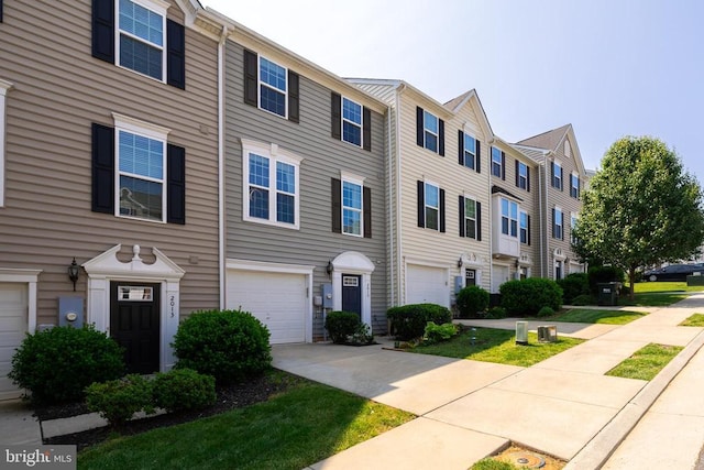 2015 Elm Tree Ct, Charlottesville, VA 22911 - multi unit property with a residential view and a garage