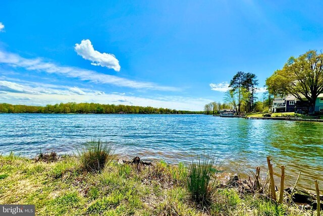 100 Flat Run Rd, Locust Grove, VA 22508