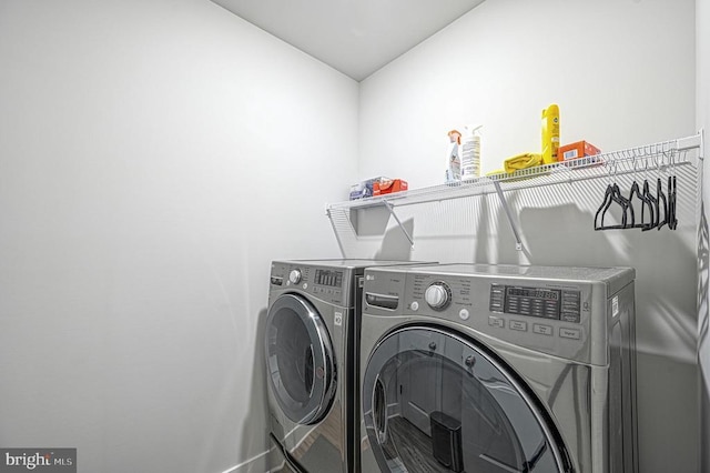 5220 Wyndemere Cir, Mineral, VA 23117 - laundry room with washer and clothes dryer and baseboards