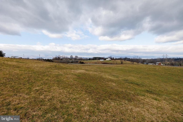 Collins Ave, Luray, VA 22835