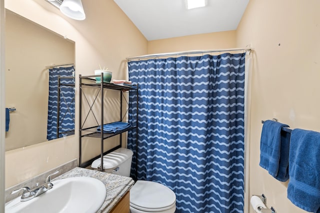 832 Grayson Ave, Waynesboro, VA 22980 - full bath featuring vanity and a shower with curtain