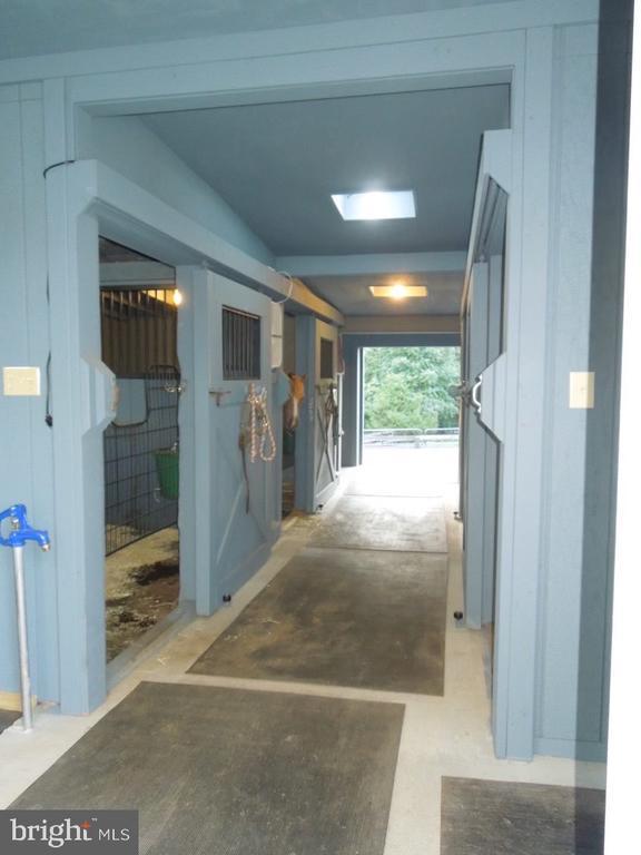 409 Cook Mountain Dr, Brightwood, VA 22715 - view of stable
