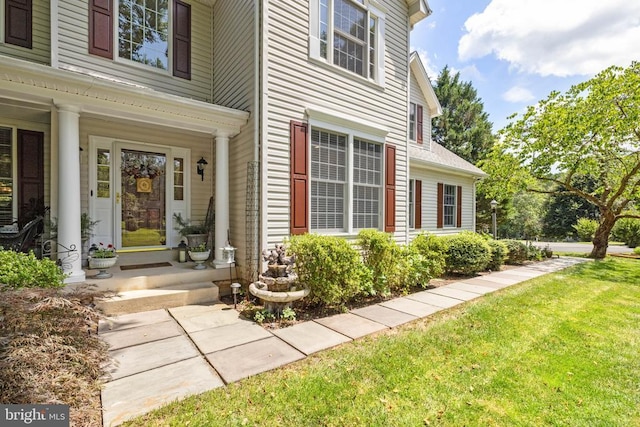 17277 Kettlebrook Lndg, Jeffersonton, VA 22724 - doorway to property with a lawn