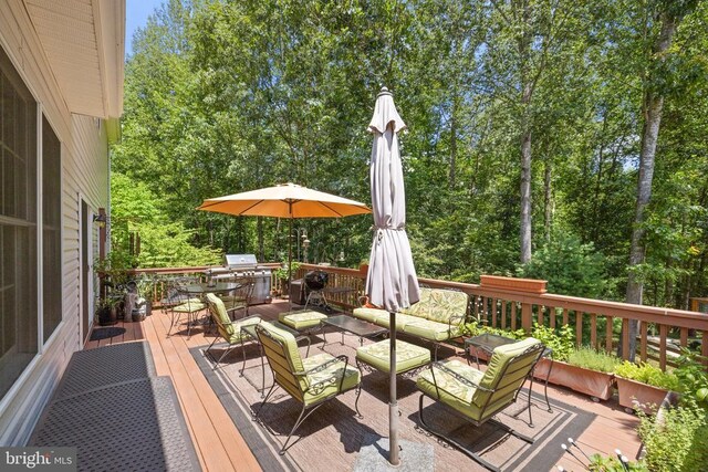 17277 Kettlebrook Lndg, Jeffersonton, VA 22724 - wooden terrace with an outdoor hangout area and view of wooded area