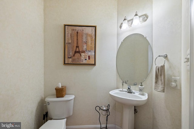 17277 Kettlebrook Lndg, Jeffersonton, VA 22724 - bathroom with toilet and baseboards