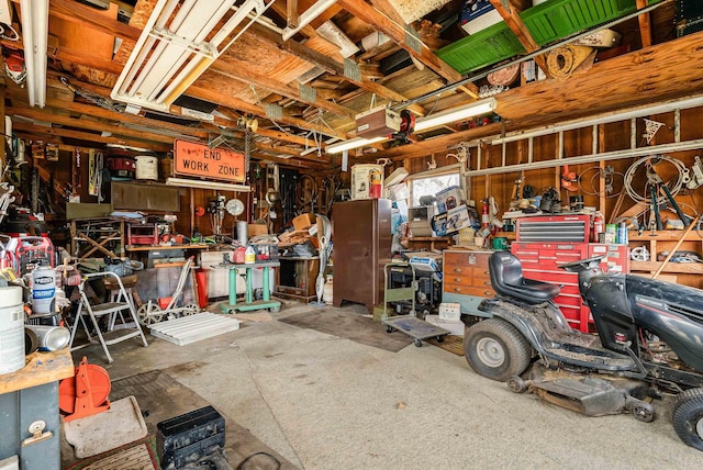 14335 S E Side Hwy, Grottoes, VA 24441 - garage with a workshop area