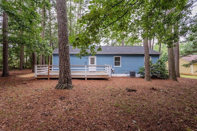 22 Loblolly Rd, Palmyra, VA 22963 - back of property featuring a deck, roof with shingles, and crawl space