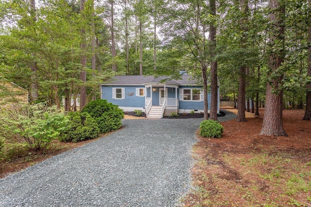 22 Loblolly Rd, Palmyra, VA 22963 - view of front of house featuring gravel driveway and a porch