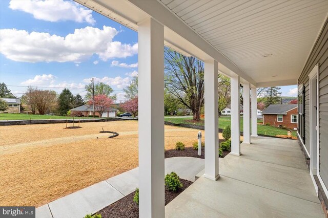 575 Solgrove Rd, Warrenton, VA 20186