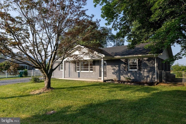 6 Charles St, Luray, VA 22835 - ranch-style home with brick siding and a gate