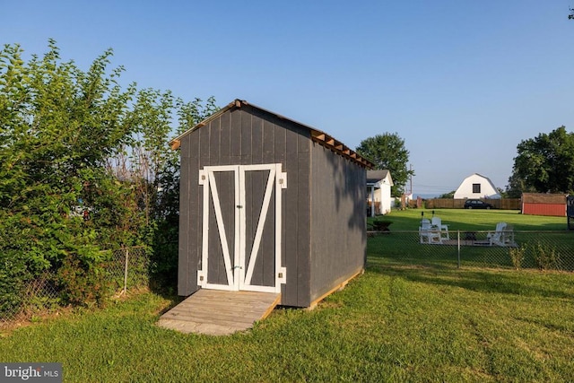 6 Charles St, Luray, VA 22835 - view of shed featuring a fenced backyard