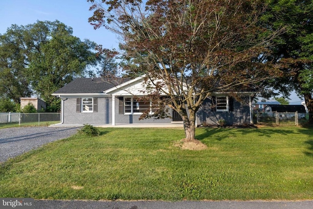 6 Charles St, Luray, VA 22835 - view of front facade featuring gravel driveway and brick siding