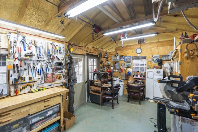 2665 Deerfield Valley Rd, Deerfield, VA 24432 - garage featuring a workshop area