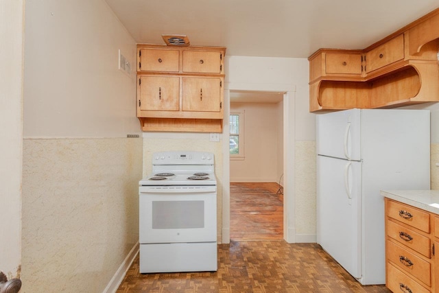 530 Water St W, Harrisonburg, VA 22801 - kitchen featuring white appliances and light countertops
