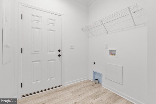 816 Mineral Ave, Mineral, VA 23117 - clothes washing area with electric dryer hookup, light wood-type flooring, washer hookup, baseboards, and ornamental molding