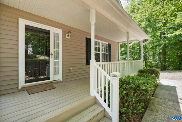 13 Landing Ct, Palmyra, VA 22963 - wooden terrace with a porch