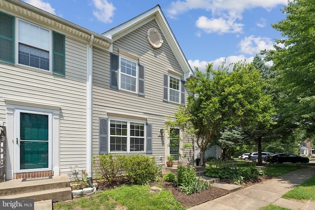 546 Highland Towne Ln, Warrenton, VA 20186 - view of townhome / multi-family property