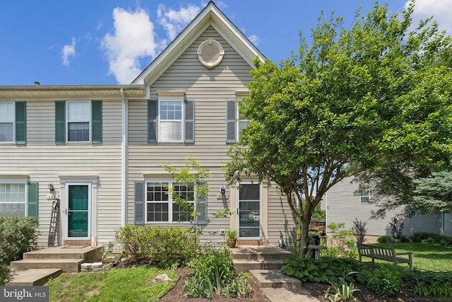 546 Highland Towne Ln, Warrenton, VA 20186 - view of front of house