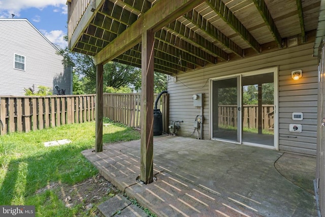 546 Highland Towne Ln, Warrenton, VA 20186 - fenced backyard with a patio area