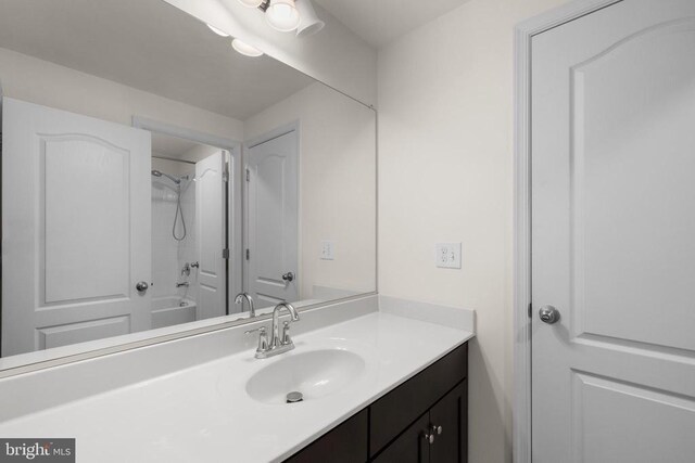 1708 Hudgins Farm Cir, Fredericksburg, VA 22408 - full bath featuring vanity and shower / washtub combination