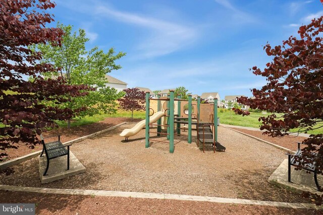1708 Hudgins Farm Cir, Fredericksburg, VA 22408 - view of communal playground