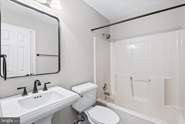 35353 Wilderness Shores Way, Locust Grove, VA 22508 - bathroom with toilet, shower / bathtub combination, and a sink