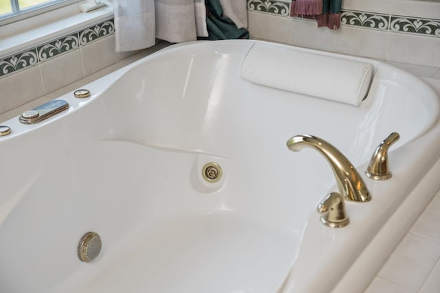 3417 Lake Pointe Dr, Rockingham, VA 22801 - bathroom view of a bathtub
