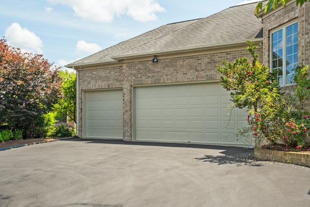 3417 Lake Pointe Dr, Rockingham, VA 22801 - garage featuring asphalt driveway