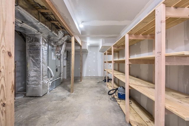 3417 Lake Pointe Dr, Rockingham, VA 22801 - unfinished below grade area with heating unit