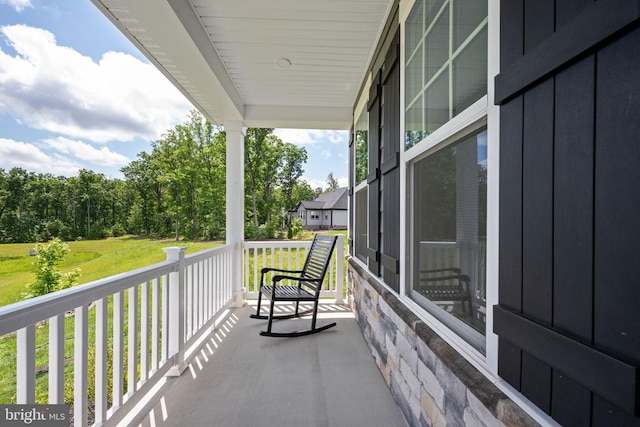 11207 Redlands Trl, Spotsylvania, VA 22551 - balcony with a porch