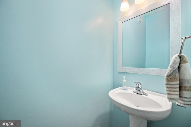5606 Joshua Tree Cir, Fredericksburg, VA 22407 - bathroom with a sink