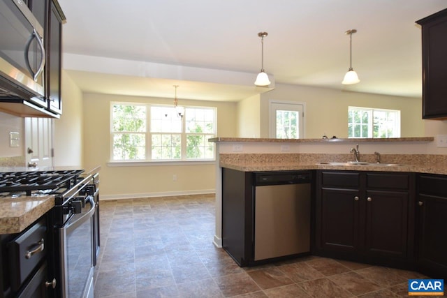 1193 Shenandoah Crossing Dr, Gordonsville, VA 22942 - kitchen featuring a sink, stainless steel appliances, a wealth of natural light, and baseboards