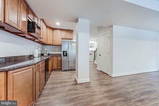 11304 Chivalry Chase Ln, Spotsylvania, VA 22551 - kitchen featuring stainless steel fridge with ice dispenser, light wood-type flooring, baseboards, dishwasher, and recessed lighting