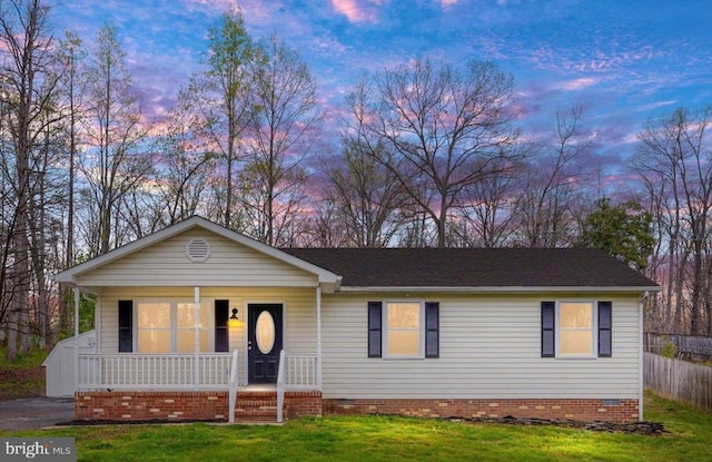 10420 Forest Hill Ct, Fredericksburg, VA 22408 - ranch-style house with covered porch and crawl space