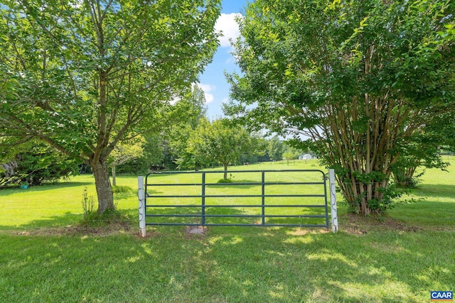 408 Kent Ln, Kents Store, VA 23084 - gate featuring a yard