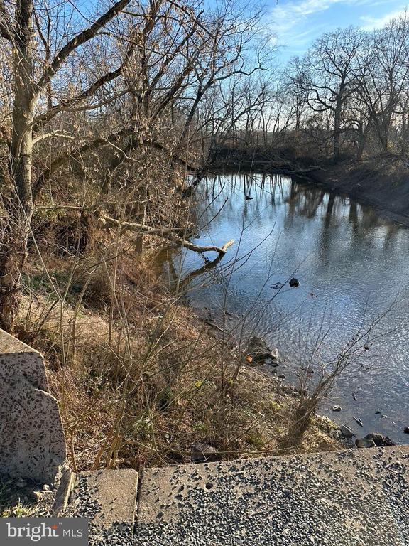 8184 Fox Groves Rd, Remington, VA 22734