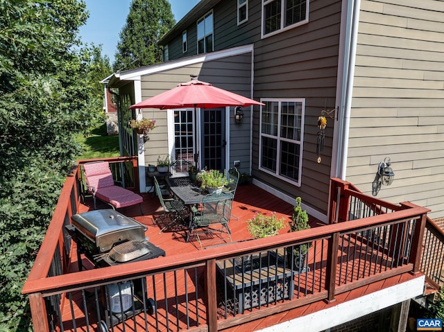 2 Forest Ct, Zion Crossroads, VA 22942 - wooden deck with outdoor dining area